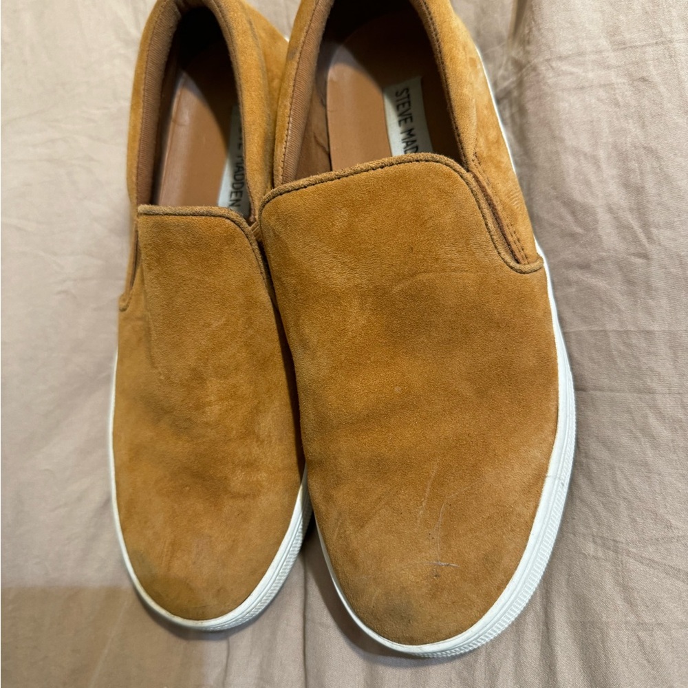 Steve Madden Tan Slip-On Sneakers